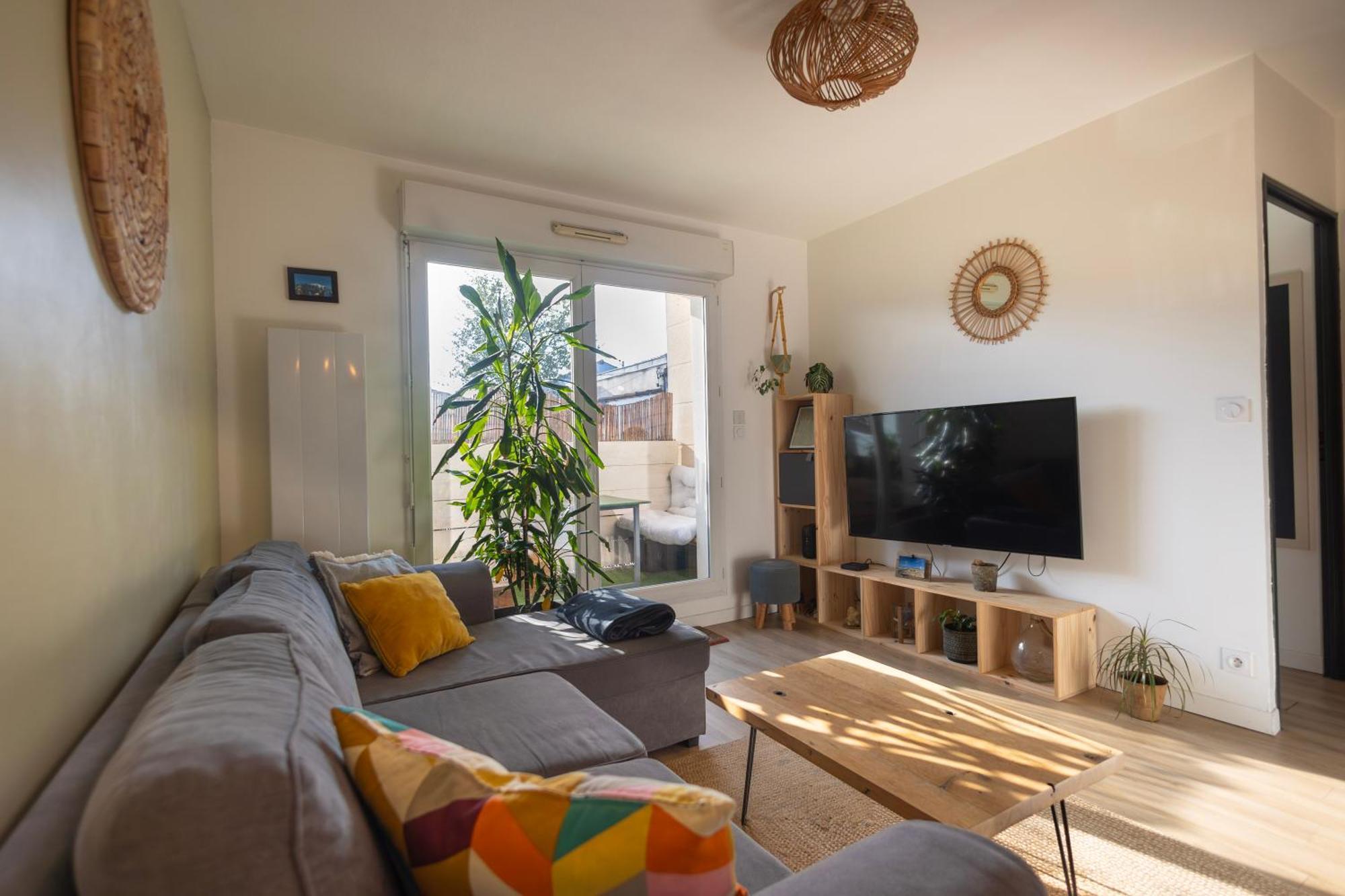 Apartment Cosy Avec Balcon & Parking A 2 Pas De Bordeaux